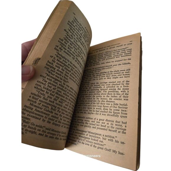 A tale of two cities by Charles Dickens - signet classics - 0451513452 - Picture 2 of 9